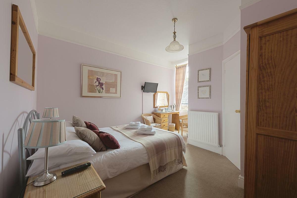 Cliftons Guest House Truro Exterior photo