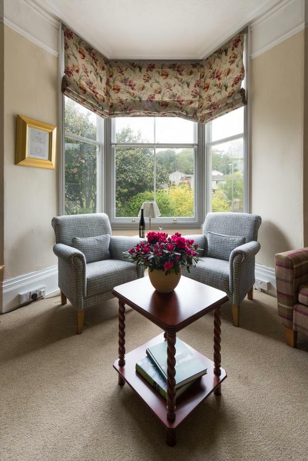 Cliftons Guest House Truro Exterior photo
